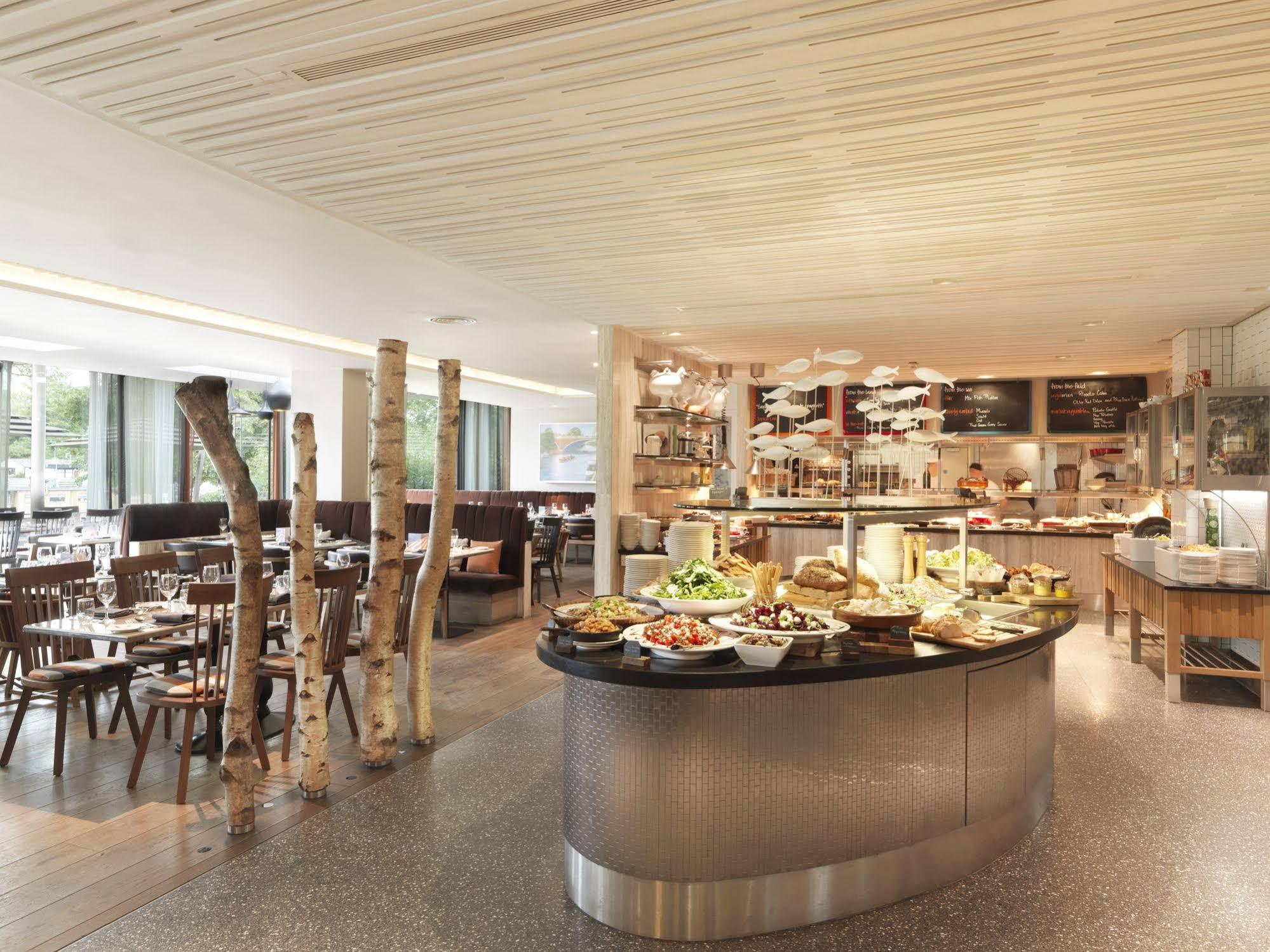 Hotel The Runnymede On Thames (Adults Only) Egham Esterno foto