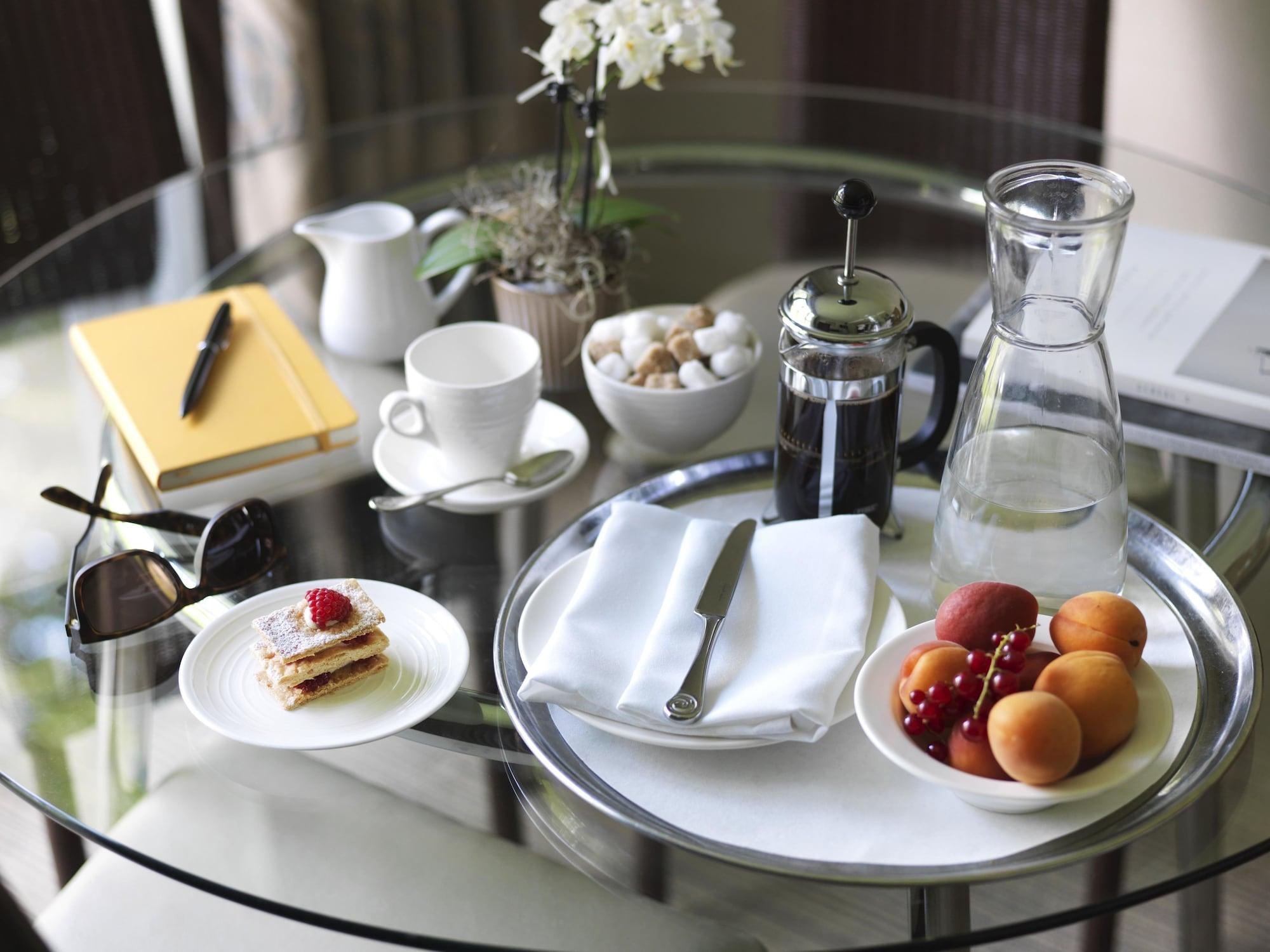 Hotel The Runnymede On Thames (Adults Only) Egham Esterno foto