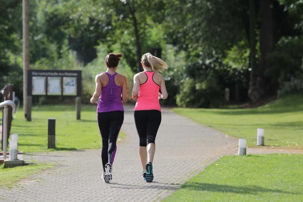Hotel The Runnymede On Thames (Adults Only) Egham Esterno foto