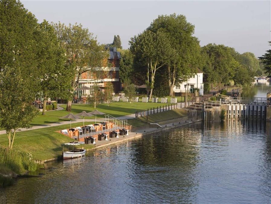 Hotel The Runnymede On Thames (Adults Only) Egham Esterno foto
